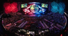 无畏契约》打造赛博朋克美学沉浸式体验，揭秘电竞未来