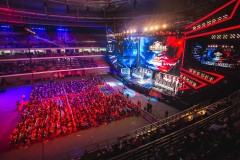 T1战队险胜MKOI晋级半决赛，Faker率队迎战AL战队关键对决